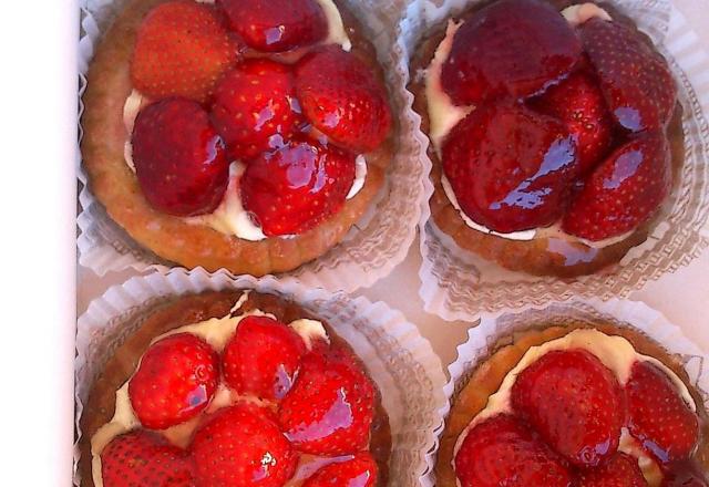 Tarte sablée aux fraises et crème vanillée