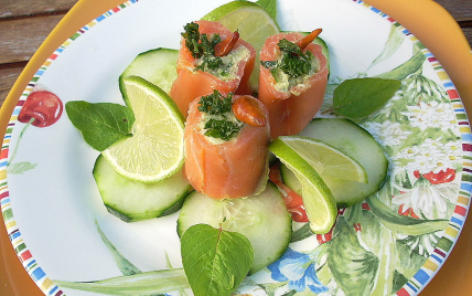 Assiette de saumon farci truite et avocat