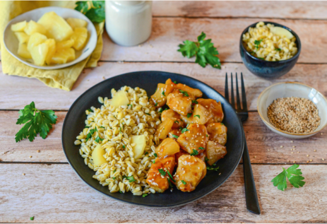 Poulet à l'aigre douce, blé à l'ananas