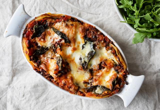 "Voici des lasagnes sans viande mais tout aussi bonnes" : Cyril Lignac partage sa recette végétarienne absolument irrésistible !