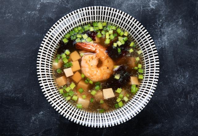 Soupe miso au tofu et champignons