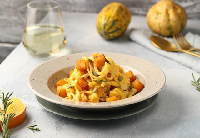 Connaissez vous les pumpkin feta pasta ? Une recette simple et facile pour se régaler avec de la courge !