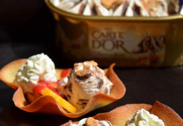 Corolle façon pêche Melba et glace Carte d'Or® façon glacier saveurs Amande et vanille