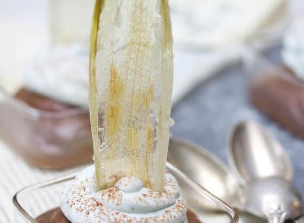 Mousse au chocolat, chantilly au Roquefort et cristalline d'endive