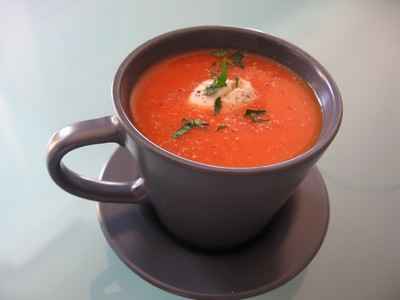 Soupe tomato-poivron-coing réglissée