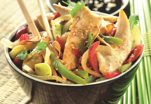 Wok d'aiguillettes de poulet gingembre