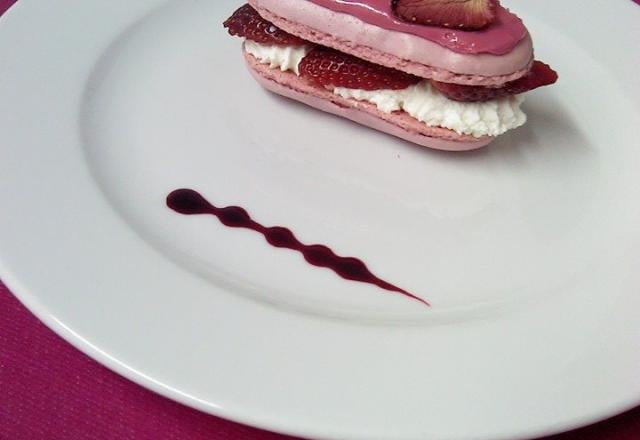 L'éclair, macaron à la fraise