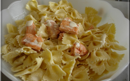 Salade de farfalle au saumon