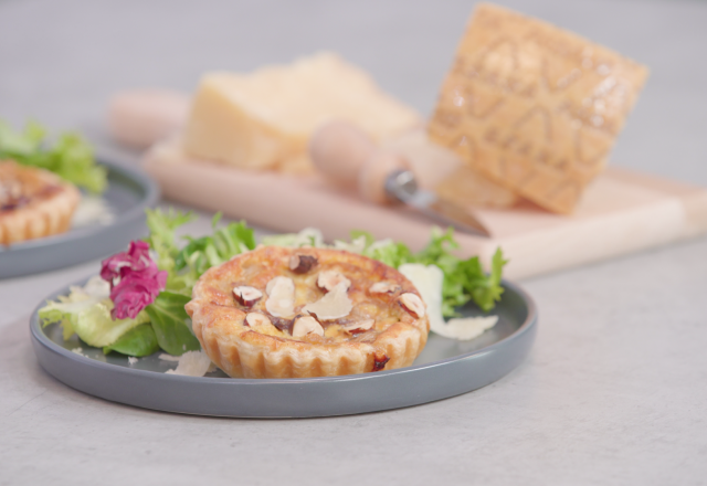 Tartelettes à l'oignon et au Grana Padano