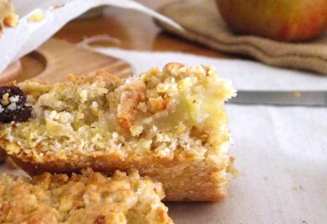 Petits carrés de pommes-poires à la cannelle aux flocons d'avoine et miel