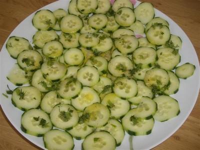 Salade de concombre citronnée