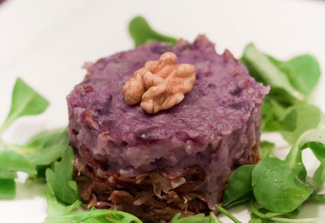 Parmentier de vitelotte, champignons sur son émietté de canard confit