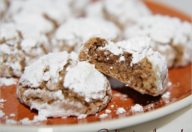 Gheriba aux graines de sésame et aux amandes