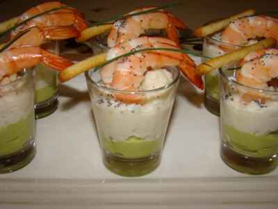 Verrines avocat, crabe, crevettes et pamplemousse