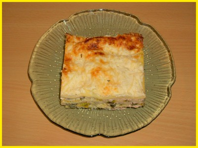 Plat de lasagnes aux poireaux, jambon et ricotta