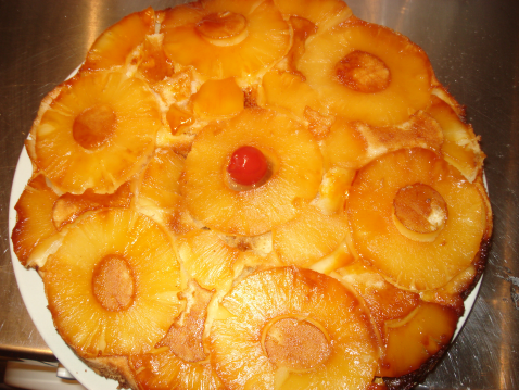 Gâteau à l'ananas et au rhum