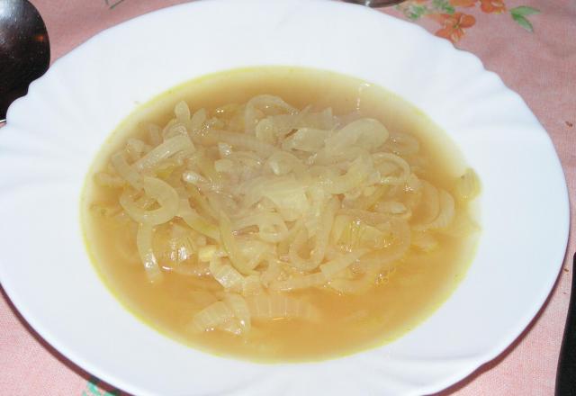 Soupe à l'oignon bon marché