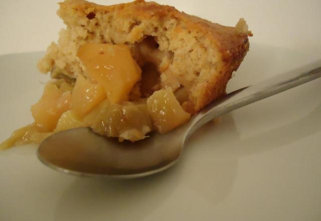 Cobbler pommes et rhubarbe au beurre de cacahuètes