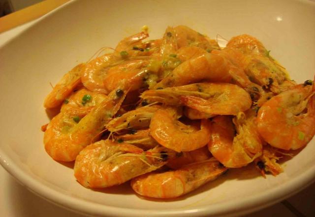 Crevettes flambées au pastis