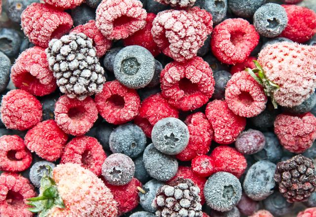 Les fruits rouges surgelés sont-ils aussi intéressants que les frais ? Voici la réponse