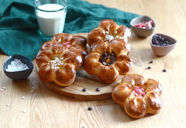 Petites brioches en forme de fleurs