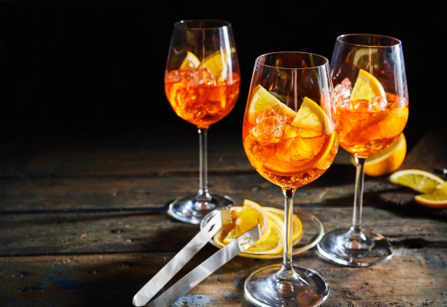 Un expert en mixologie partage ses conseils pour un Aperol Spritz réussi pour les fêtes !