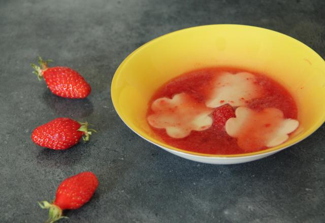 Soupe de fraises et raviole au chocolat