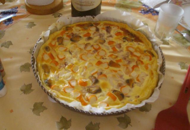 Tarte aux fruits de mer, saumon et surimi