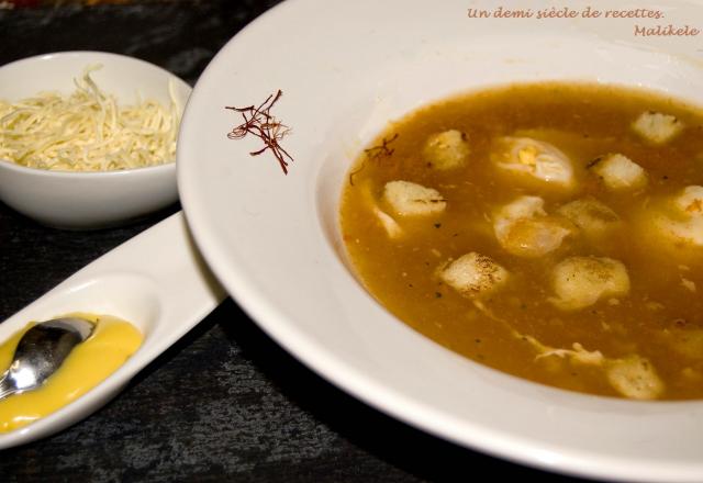 Œufs pochés en bouillabaisse