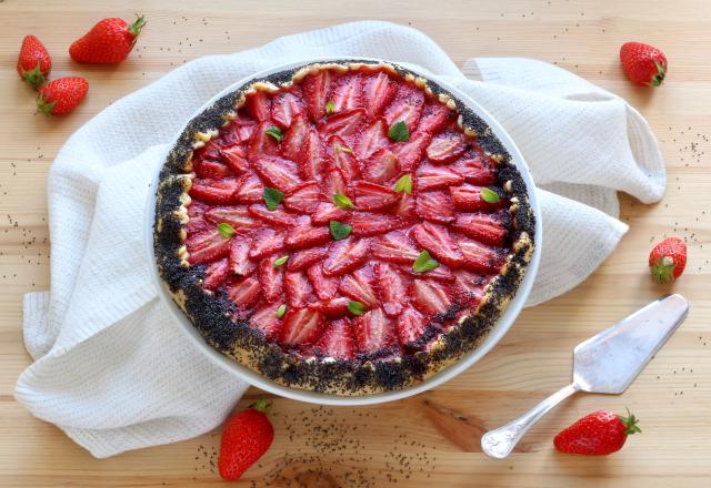 Tarte rustique aux fraises du Périgord IGP et graines de pavot