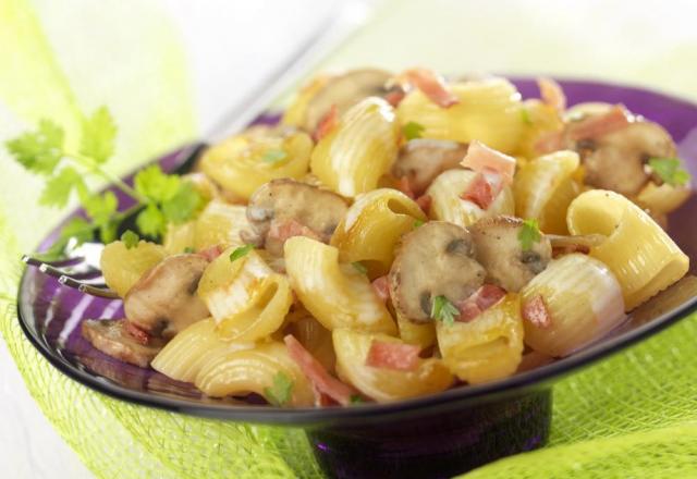 Coquillettes à Poêler de Panzani aux champignons et allumettes de bacon