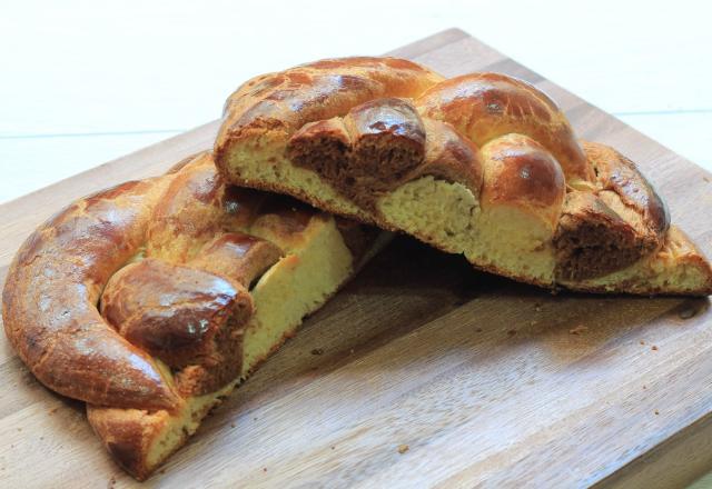 Joli façonnage de brioche tressée au chocolat