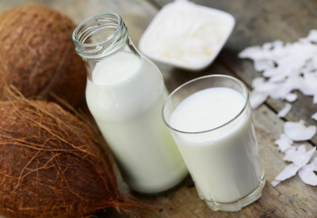 Lait de coco entamé : combien de temps peut-il être conservé sans risques ?