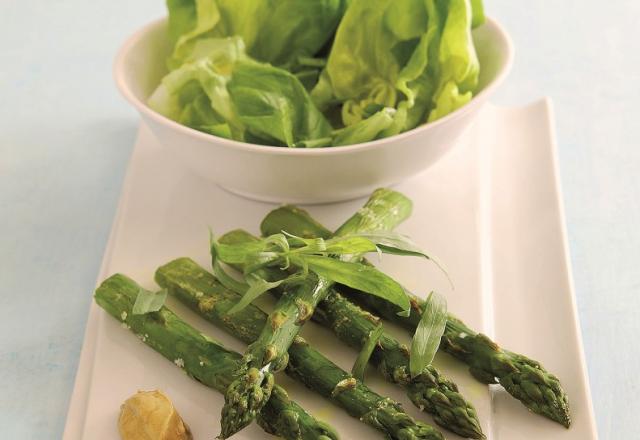 Asperges grillées, moutarde et salade de laitue