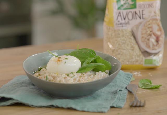 Porridge salé au fromage de chèvre et œuf mollet