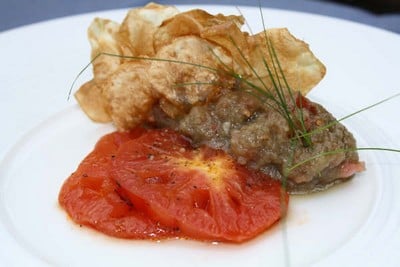 Caviar d'Aubergines à l'Huile de Thé Fumé et Chips de Céleri