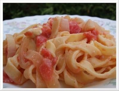 Tagliatelles aux tomates et au chèvre