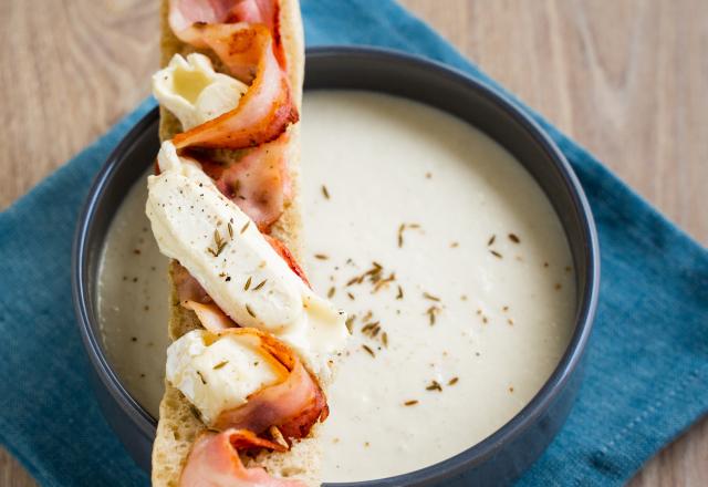 Crème de chou-fleur au Saint-Marcellin et au cumin