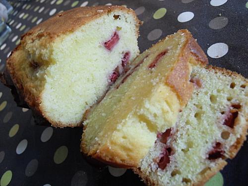 Cake aux fraises et à l'huile d'olive