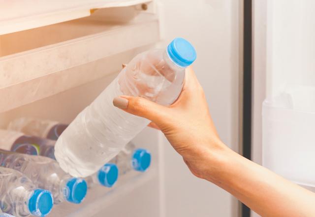 Jusqu'à quand peut-on consommer une bouteille d'eau après ouverture ?