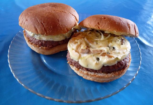 Hamburger de canard à la Fourme d'Ambert