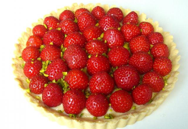 Tarte aux mara des bois (pistaches, vanille, fraises)