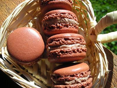 Macaron à la crème fouettée chocolatée