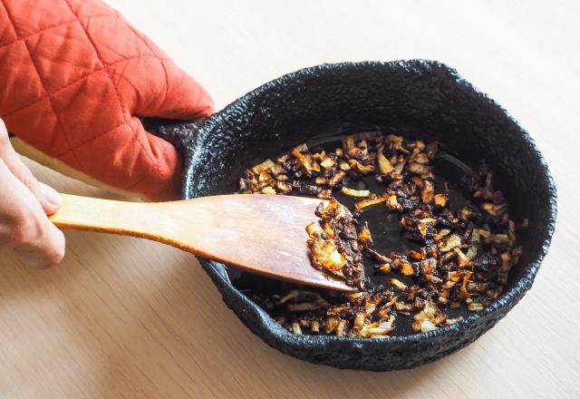 Comment récupérer le fond d'une casserole brûlée ?