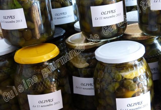 Préparation des olives en conserves