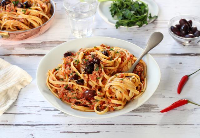 Linguine au thon, olives et câpres