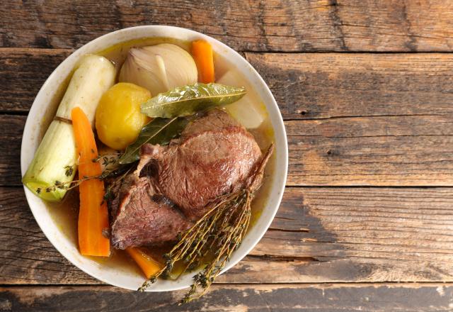 “Vous connaissez le ronron ?” : Cyril Lignac dévoile sa recette de pot-au-feu et sa manière d’en faire un 2ème plat, comme sa maman