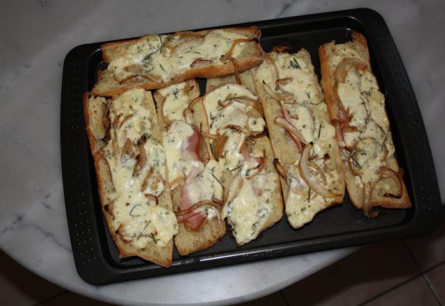 Tartine de gouda et bacon au four