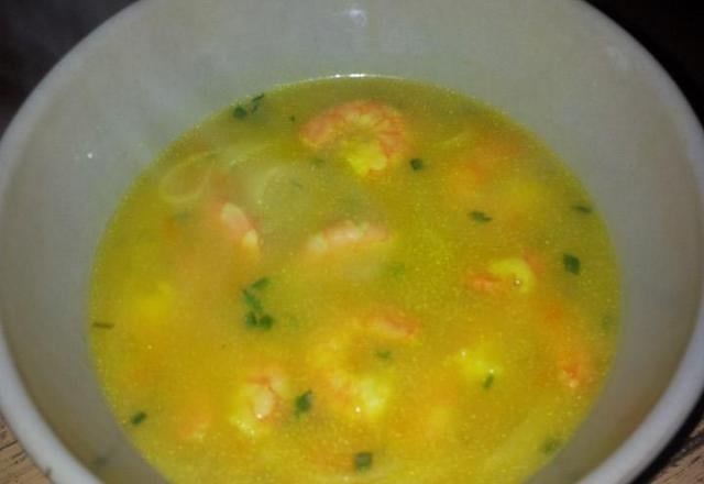 Nage de crevettes épicée au lait de coco