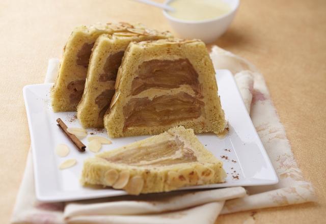 Brioche de campagne, charlotte aux pommes et aux amandes